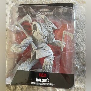 Nolzur's Marvelous Miniatures Ghost Giant - Gray